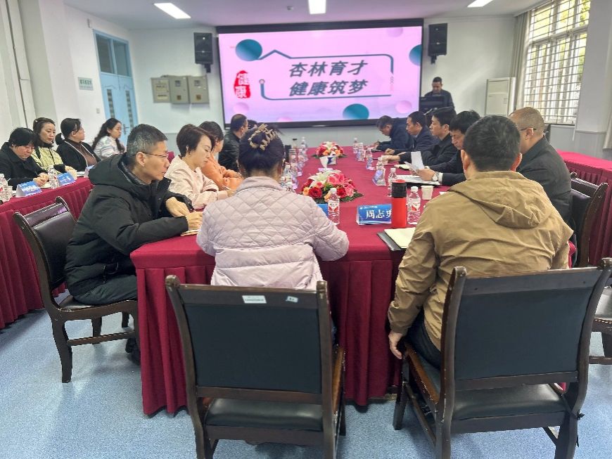 餐厅里的人们AI 生成的内容可能不正确。 餐厅里的人们AI 生成的内容可能不正确。